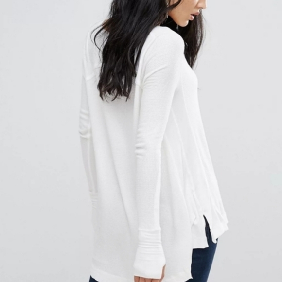 Free People Malibu Thermal Tee Long Sleeve Thumbholes Scoop Neck Ivory Small EUC - Picture 4 of 16